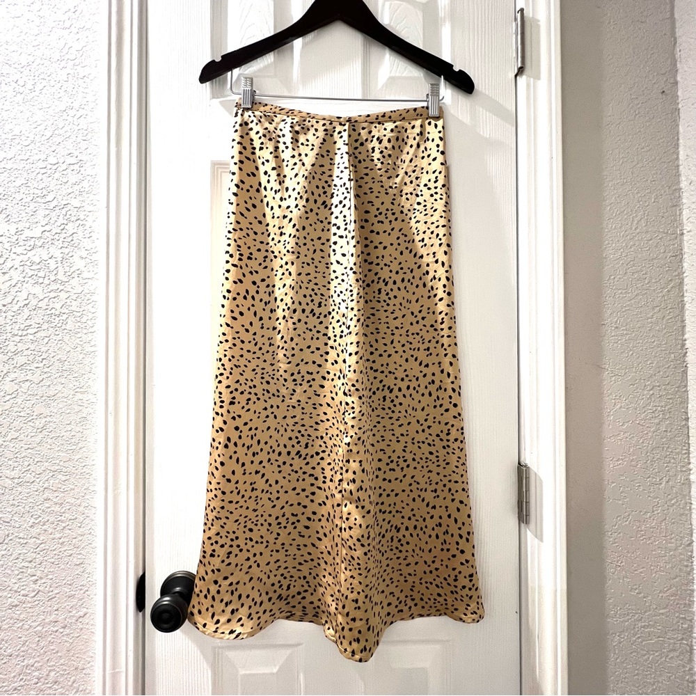 Golden Beige Cheetah Print Chic Midi Silky Skirt